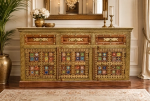 Elegancka i luksusowa komoda z drewna mango ze złotymi zdobieniami i ceramiką 170 CM