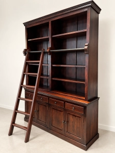 Elegancka biblioteka z palisandru – ponadczasowy styl i luksus