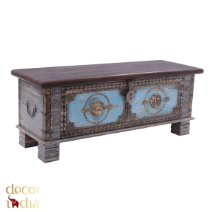 Indyjska skrzynia z metalu – piękna i autentyczna